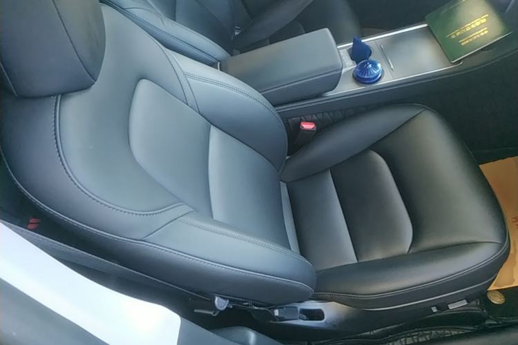 Used Tesla Model Y 2024 Rear-Wheel-Drive Version Right Front Seat