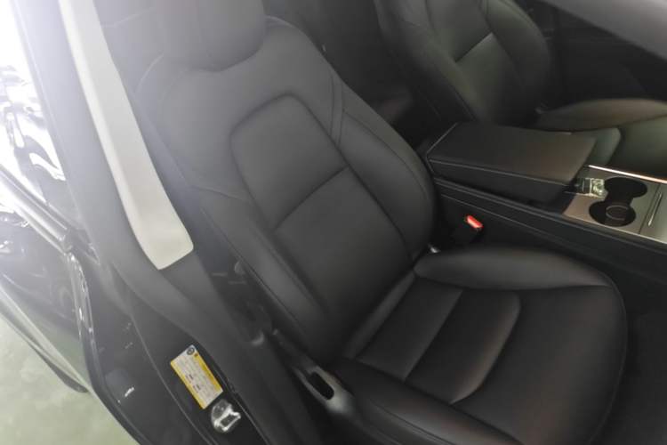 Used Tesla Model Y 2024 Rear-Wheel-Drive Version Right Front Seat