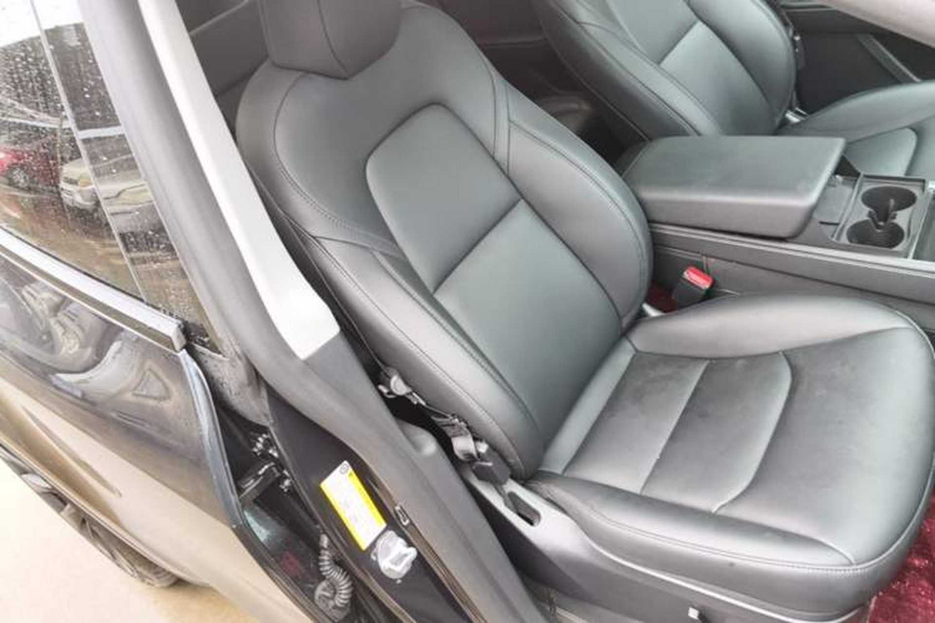 Used Tesla Model Y 2024 Rear-Wheel-Drive Version Right Front Seat