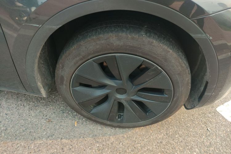 Used Tesla Model Y 2024 Rear-Wheel-Drive Version Right Front Wheel Hub