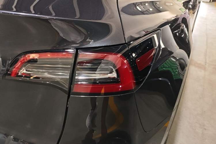 Used Tesla Model Y 2024 Rear-Wheel-Drive Version Right Rear Taillight