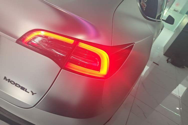 Used Tesla Model Y 2024 Rear-Wheel-Drive Version Right Rear Taillight