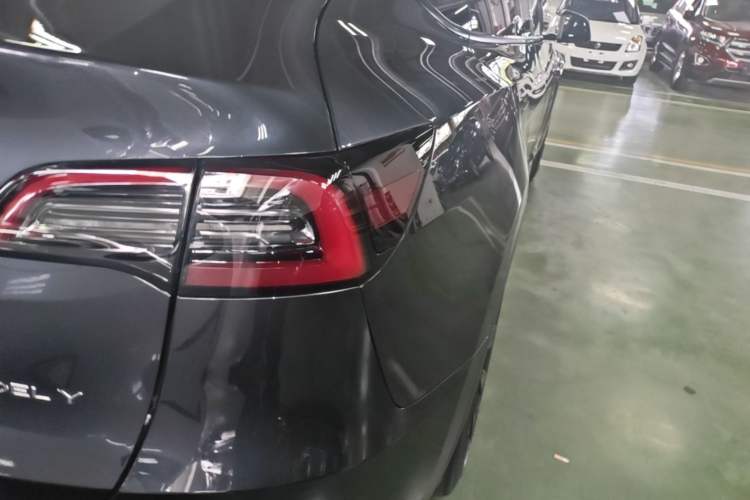 Used Tesla Model Y 2024 Rear-Wheel-Drive Version Right Rear Taillight