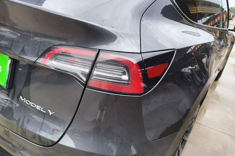 Used Tesla Model Y 2024 Rear-Wheel-Drive Version Right Rear Taillight