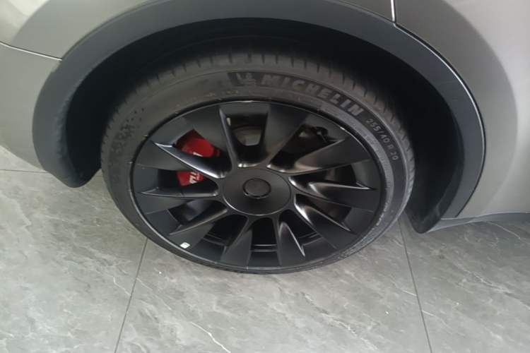 Used Tesla Model Y 2024 Rear-Wheel-Drive Version Right Rear Wheel Hub