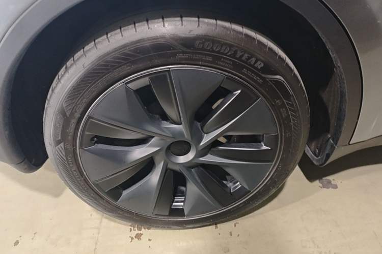 Used Tesla Model Y 2024 Rear-Wheel-Drive Version Right Rear Wheel Hub