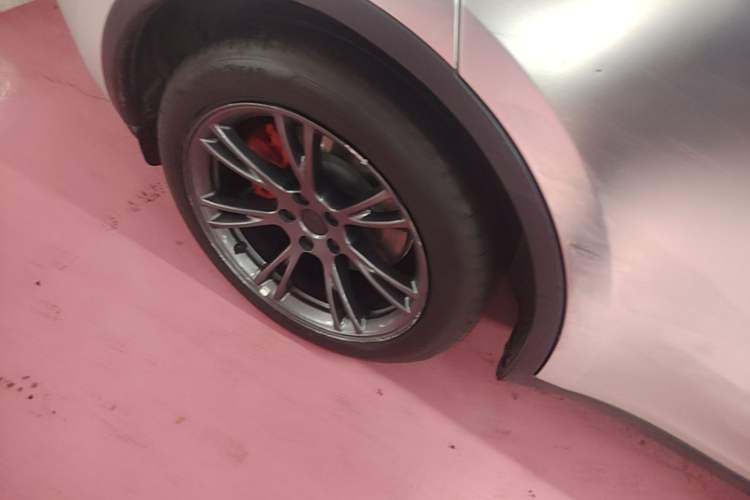 Used Tesla Model Y 2024 Rear-Wheel-Drive Version Right Rear Wheel Hub