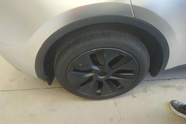 Used Tesla Model Y 2024 Rear-Wheel-Drive Version Right Rear Wheel Hub