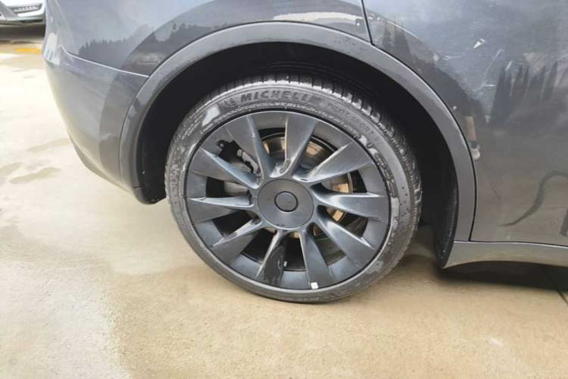 Used Tesla Model Y 2024 Rear-Wheel-Drive Version Right Rear Wheel Hub