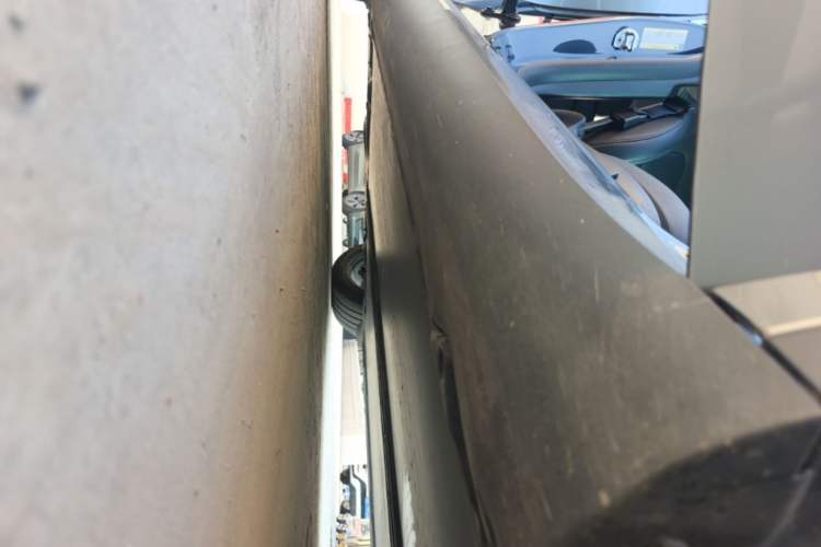 Used Tesla Model Y 2024 Rear-Wheel-Drive Version Right Side Sill