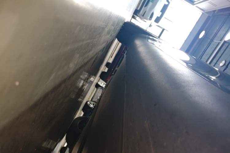 Used Tesla Model Y 2024 Rear-Wheel-Drive Version Right Side Sill