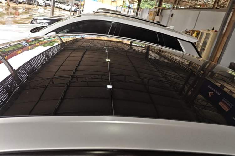 Used Tesla Model Y 2024 Rear-Wheel-Drive Version Roof