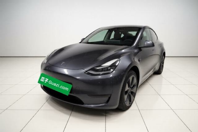 Ojetý Tesla Model Y 2024 Rear-Wheel-Drive Version