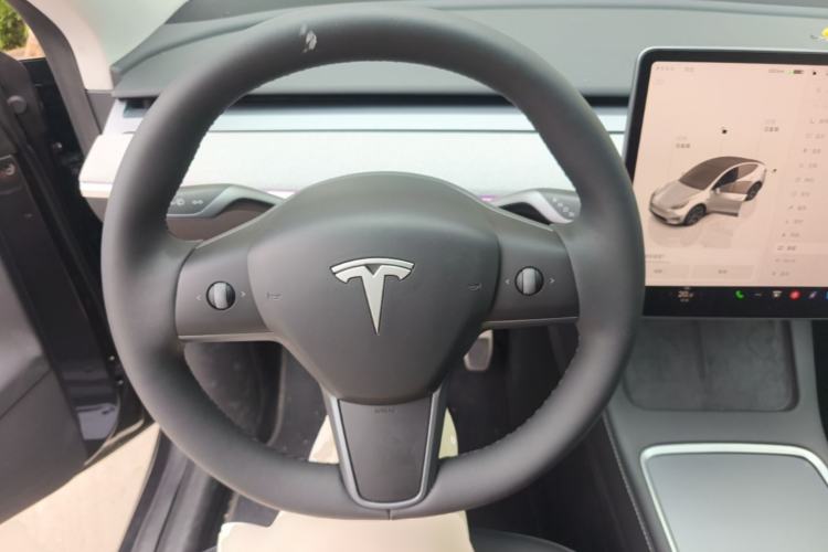 Used Tesla Model Y 2024 Long-Range All-Wheel-Drive Version Steering Wheel