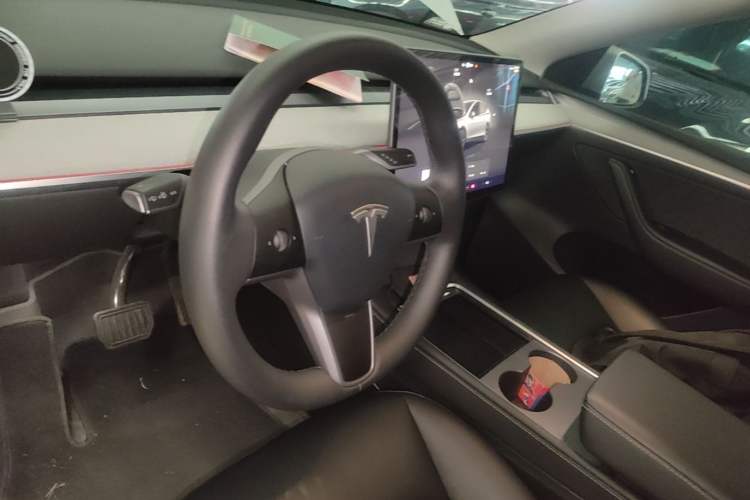 Used Tesla Model Y 2024 Rear-Wheel-Drive Version Steering Wheel
