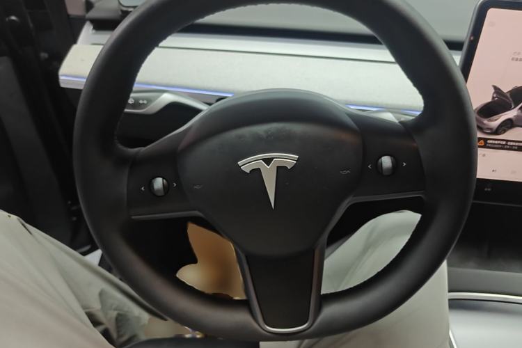 Used Tesla Model Y 2024 Rear-Wheel-Drive Version Steering Wheel
