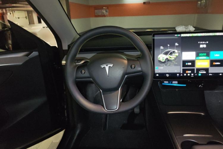 Used Tesla Model Y 2024 Long-Range All-Wheel-Drive Version Steering Wheel