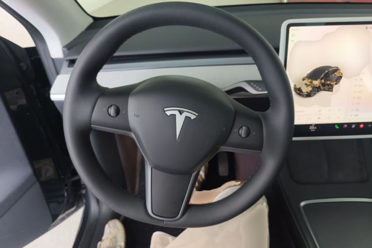 Used Tesla Model Y 2024 Long-Range All-Wheel-Drive Version Steering Wheel