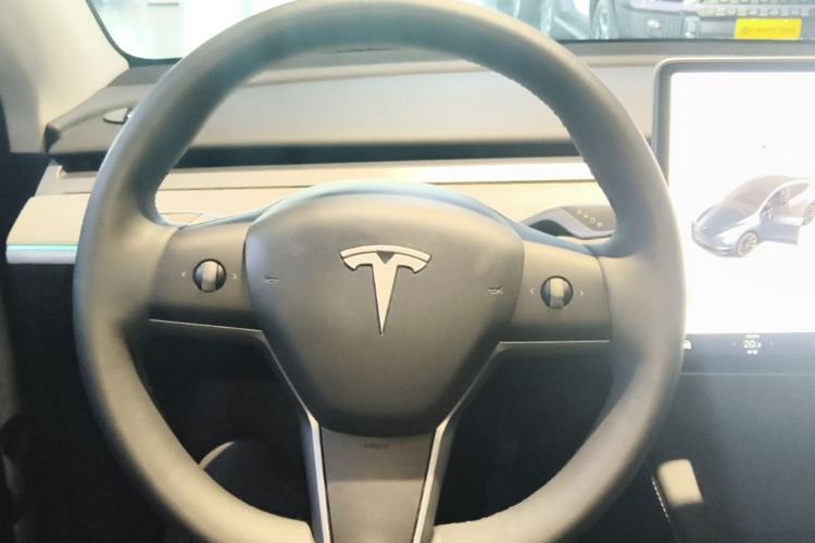 Used Tesla Model Y 2024 Long-Range All-Wheel-Drive Version Steering Wheel