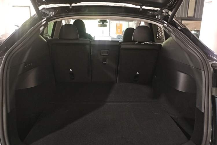Used Tesla Model Y 2024 Rear-Wheel-Drive Version Trunk