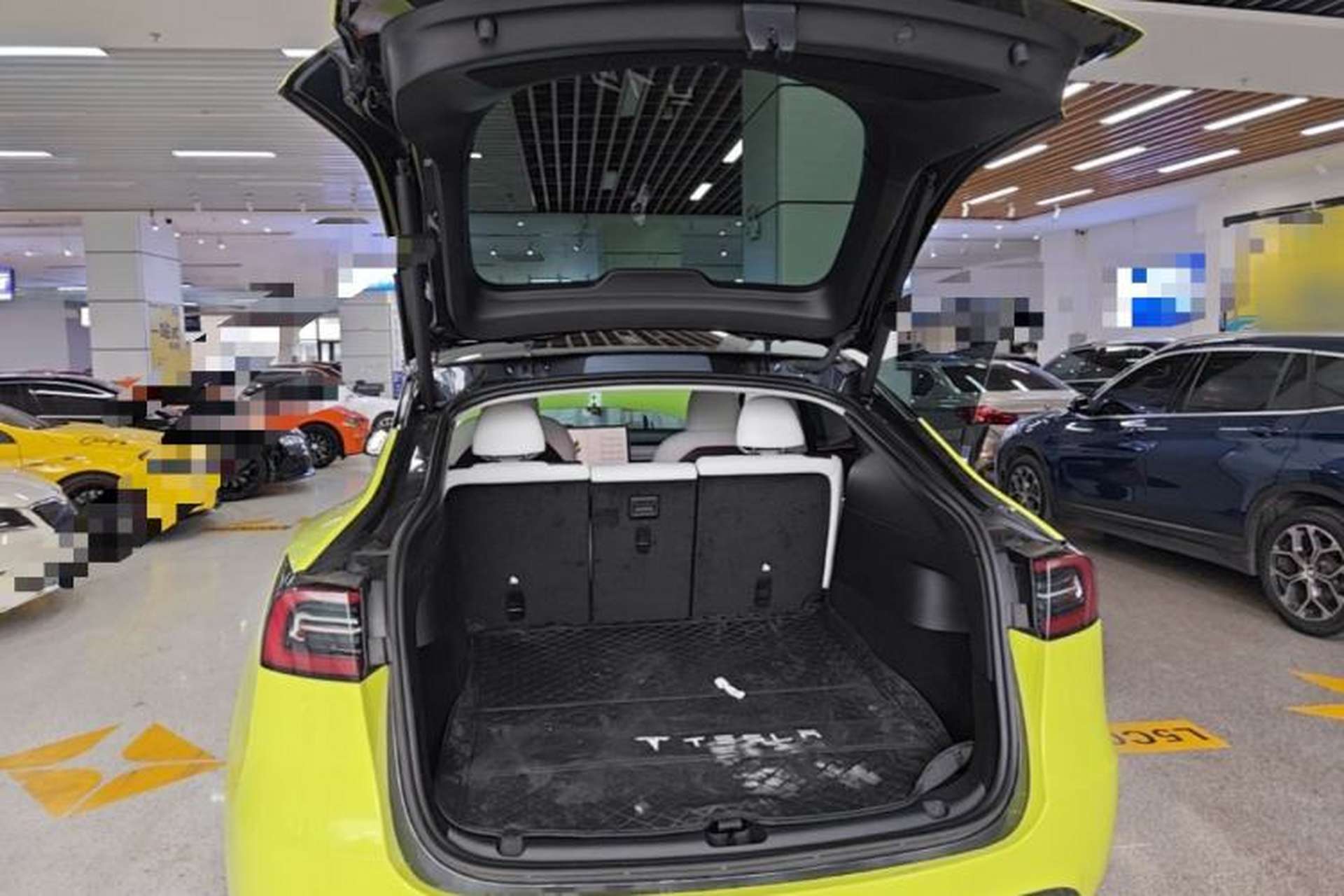 Used Tesla Model Y 2024 Long-Range All-Wheel-Drive Version Trunk