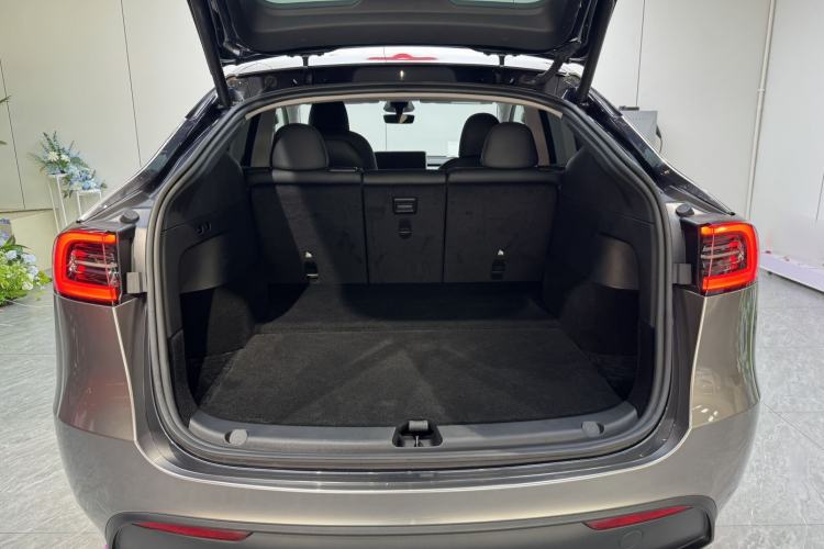 Used Tesla Model Y 2024 Rear-Wheel-Drive Version Trunk