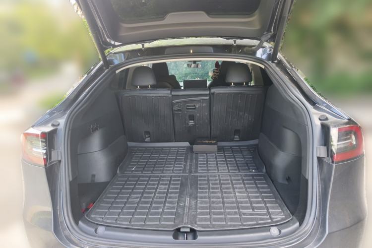 Used Tesla Model Y 2024 Rear-Wheel-Drive Version Trunk