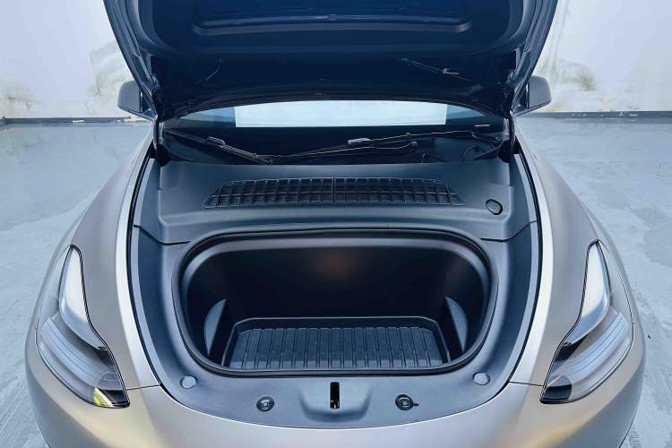 Used Tesla Model Y 2024 Rear-Wheel-Drive Version Trunk