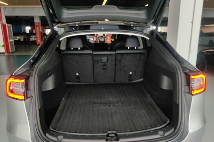 Used Tesla Model Y 2024 Rear-Wheel-Drive Version Trunk