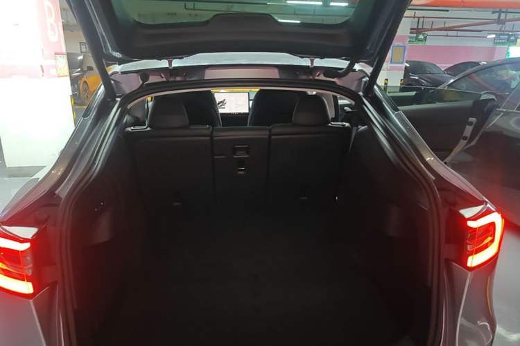 Used Tesla Model Y 2024 Rear-Wheel-Drive Version Trunk