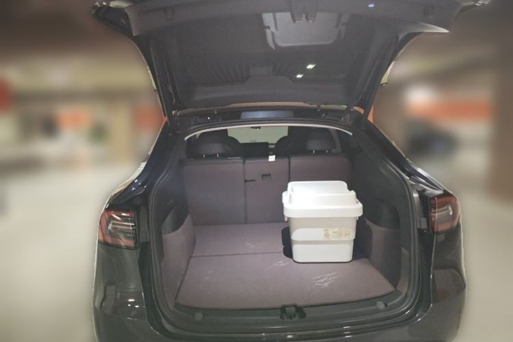 Used Tesla Model Y 2024 Long-Range All-Wheel-Drive Version Trunk
