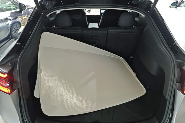 Used Tesla Model Y 2024 Rear-Wheel-Drive Version Trunk