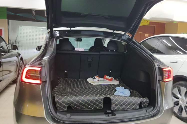 Used Tesla Model Y 2024 Rear-Wheel-Drive Version Trunk