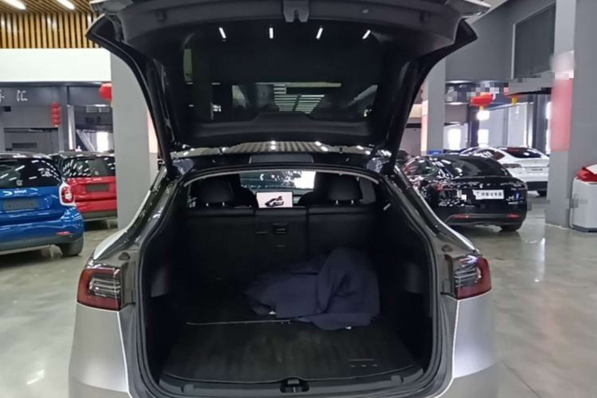 Used Tesla Model Y 2024 Rear-Wheel-Drive Version Trunk
