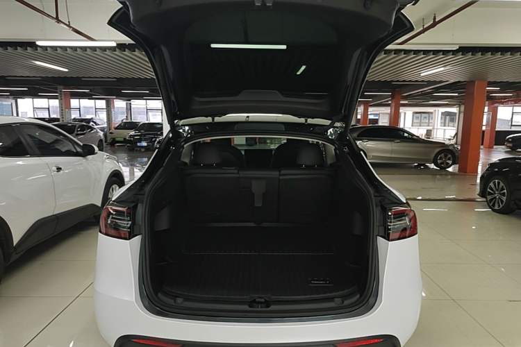 Used Tesla Model Y 2024 Rear-Wheel-Drive Version Trunk
