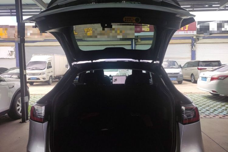 Used Tesla Model Y 2024 Long-Range All-Wheel-Drive Version Trunk