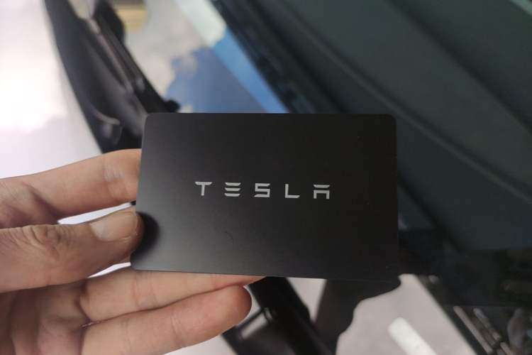 Used Tesla Model Y 2024 Long-Range All-Wheel-Drive Version Vehicle Key