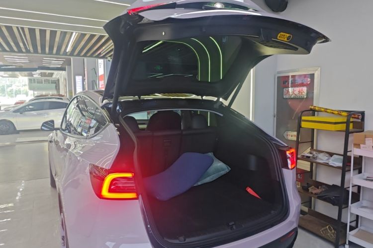 Used Tesla Model Y 2024 Rear-Wheel-Drive Version Trunk