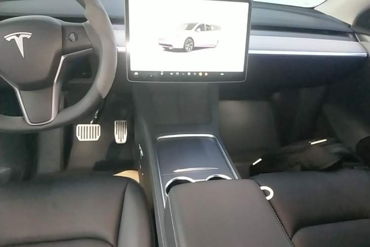 Used Tesla Model Y 2024 Rear-Wheel-Drive Version Audio And AC Panel