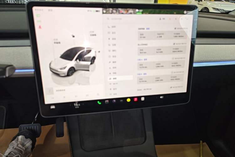 Used Tesla Model Y 2024 Rear-Wheel-Drive Version Audio And AC Panel
