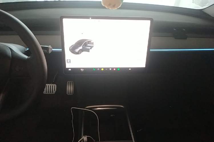Used Tesla Model Y 2024 Rear-Wheel-Drive Version Audio And AC Panel