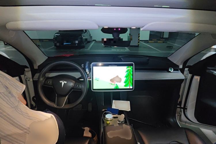 Used Tesla Model Y 2024 Rear-Wheel-Drive Version Center Console