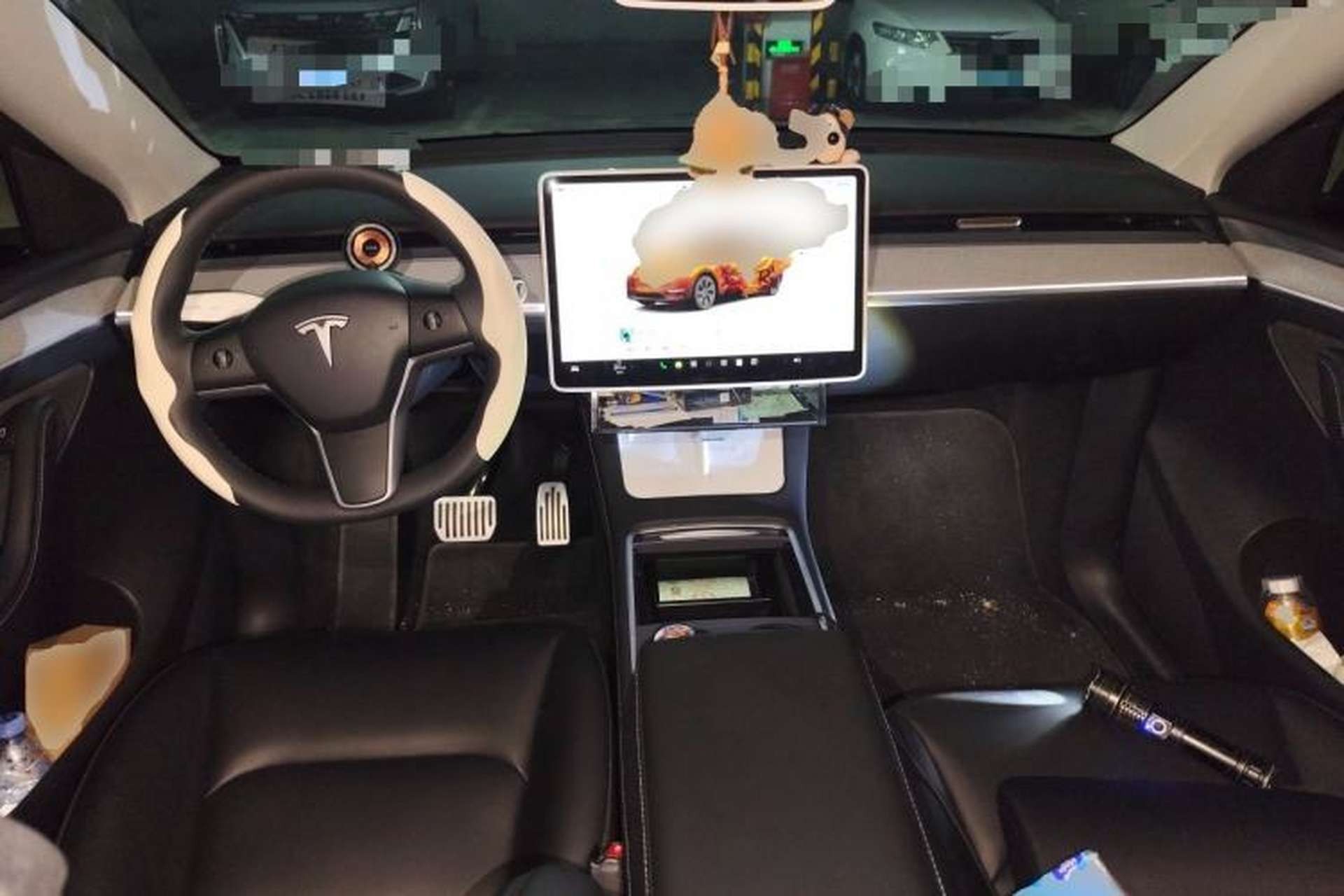 Used Tesla Model Y 2024 Rear-Wheel-Drive Version Center Console