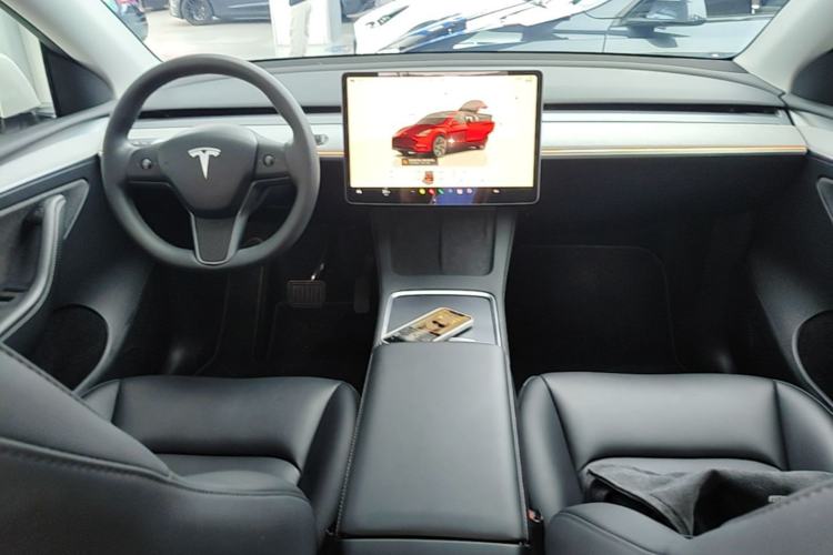 Used Tesla Model Y 2024 Rear-Wheel-Drive Version Center Console
