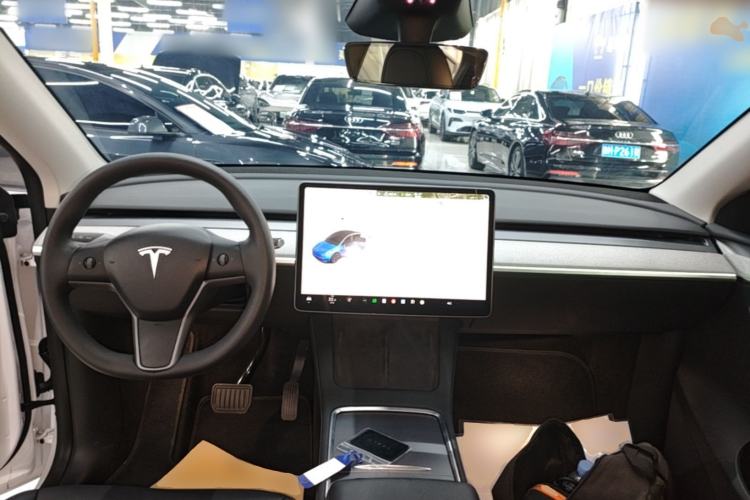 Used Tesla Model Y 2024 Rear-Wheel-Drive Version Center Console