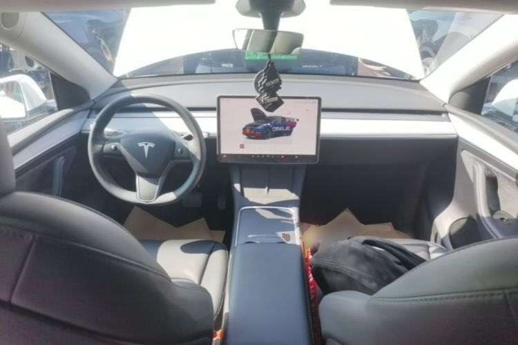 Used Tesla Model Y 2024 Rear-Wheel-Drive Version Center Console