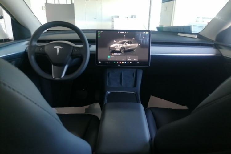 Used Tesla Model Y 2024 Rear-Wheel-Drive Version Center Console