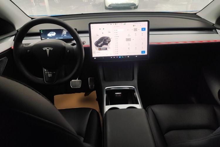 Used Tesla Model Y 2024 Rear-Wheel-Drive Version Center Console