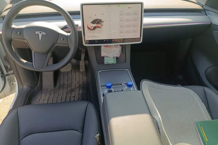 Used Tesla Model Y 2024 Rear-Wheel-Drive Version Center Console