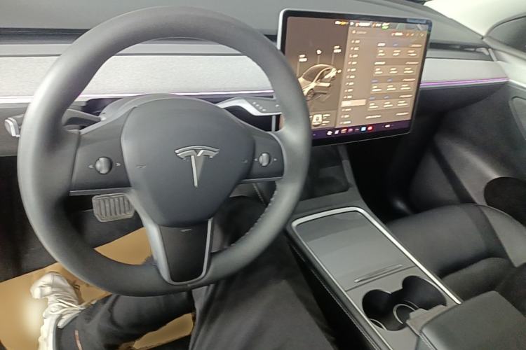 Used Tesla Model Y 2024 Rear-Wheel-Drive Version Center Console